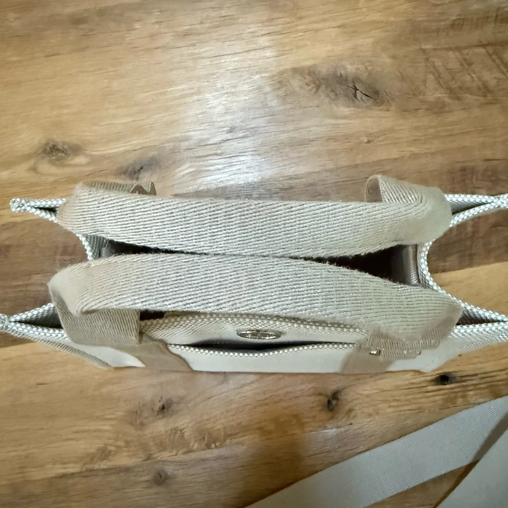 NWOT Lululemon Two-Tone Canvas Mini Tote Bag 4.5L - Picture 9 of 10